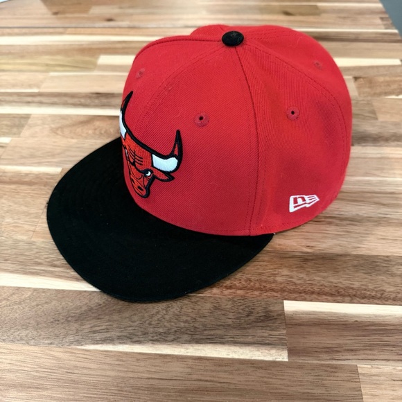 New Era Chicago Bulls Red and Black Flat Brim Snapback Hat - Picture 2 of 10